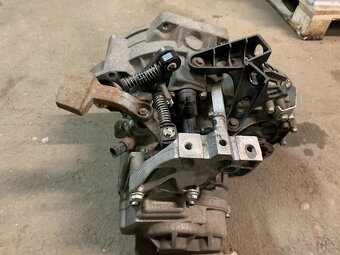 ŠESTIRYCHLOSTNÍ PŘEVODOVKA KVT ŠKODA,VW,AUDI ,SEAT. - 3