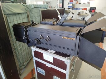 Predám Fresnel - divadelné reflektory Strand Lighting Cadenz - 3