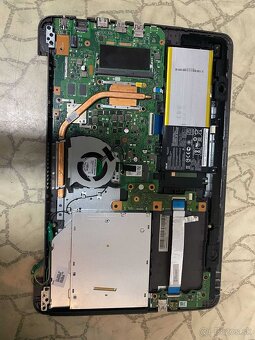 Predám funkční notebook asus x556uq dm479t i5 7 gen 8 gb ram - 3