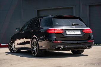 Mercedes-Benz E 220d AMG Line Night Edition - 3