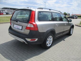 VOLVO XC70 D5 151kw AWD Momentum Kinetic 07/2010 - 3