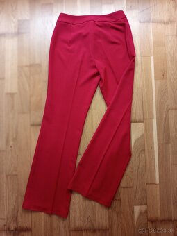 Červený kostým - 3