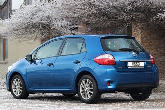 Toyota Auris 1,3i benzín - 3