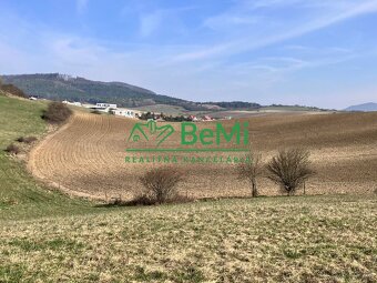 Pozemok v obci Hôrky, okres Žilina, 4511m2 036-14-JAGAa - 3