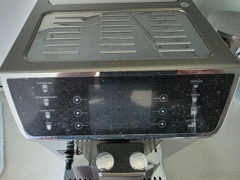 DeLonghi ECAM650.55.MS ako novy - 3