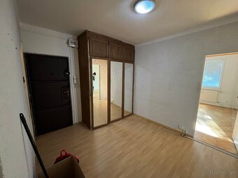 Priestranný 3-izbový byt s dvoma balkónmi - 3