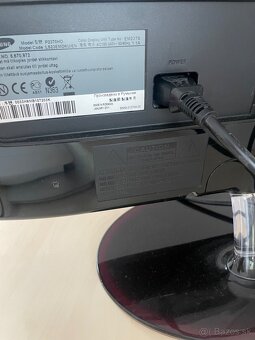 Monitor Samsung HDTV - 3