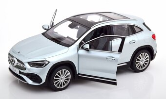 Mercedes-Benz GLA 2020 ( Iridium silver ) - 1:18 Z-Models - 3