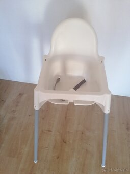 Sedačka na krmenie - 3