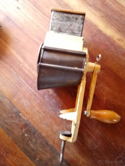 Mlynček na orechy - 3