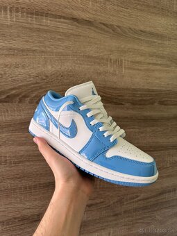 Nike Air Jordan 1 Low SE - 3