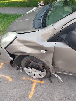 Predám auto na náhradné diely - 3
