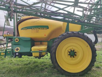Na predaj postrekovač John Deere 732 - 3