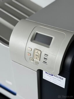 HP Color LaserJet CP3525n - 3