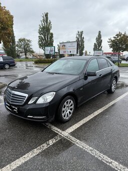 Mercedes Benz E200 - 3
