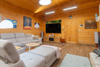 Na predaj dom snov–rodinné sídlo s jazierkom na kúpanie a pa - 3