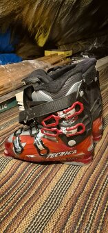 Predam lyže a lyžiarky - 3