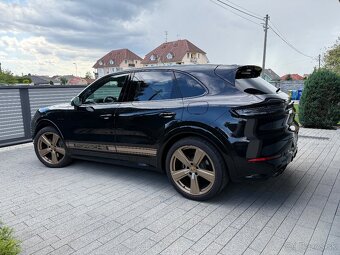 Porsche Cayenne E-Hybrid Sport Design - 3