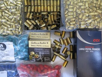 Predám nábojnice, strelný prach, strely 9 mm a 45 zápalky - 3