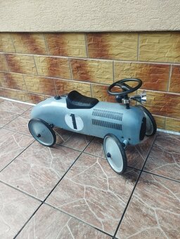Detské autíčko retro plechové podobne ako moskvič - 3
