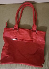 červená kabelka - 3