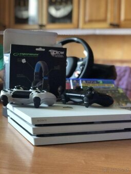 PlayStation 4 Pro White 1TB - 3