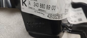 Toyota Prius V 5 - pirela Mercedes EQB Vito - kryt zrkadla - 3