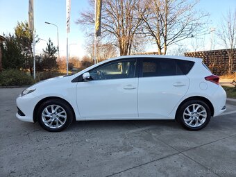 ✅Toyota Auris 1.6 benzín➡️89.000 km➡️r.v.:2016 - 3