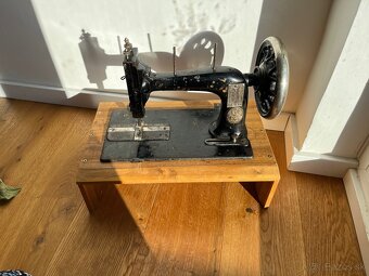 Starožitne šijacie stroje - 3