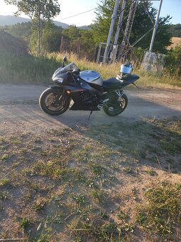 Yamaha YZF R1 - 3