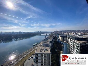 Luxusný 3 izbový byt,155 m2,EUROVEA TOWER,výhľad, 2x parkova - 3