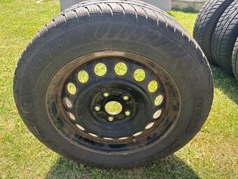 Predám zimné obutie s diskami s TPMS - 3