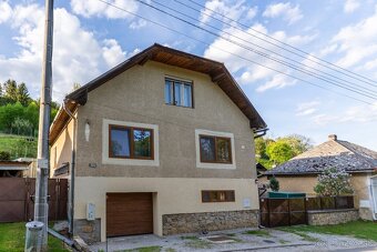 Rodinný dom s garážou a veľkým pozemkom v meste Medzev - 3