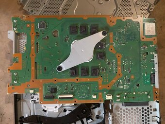 Predam nahradne diely na Playstation 4 - 3