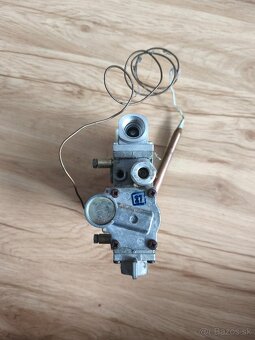 Plynový ventil/regulátor Junkers CR 640 406 - 3