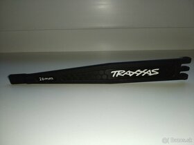 Horný plastový držiak krytu batérie Traxxas - 3
