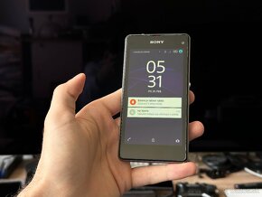 Sony Xperia Z1 compact čierny - 3