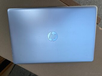 HP 15 AMD A9-9420,15,6” 8GBDDR4,Radeon R5,120GBSSD - 3