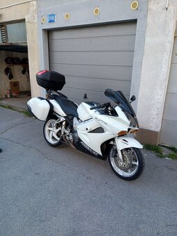 Honda VFR 800 - 3