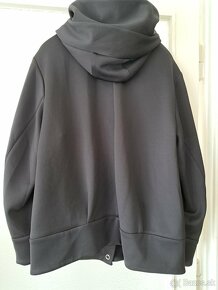 Cierna bunda s kapucou velkost M - 3