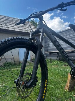 Predám horský bicykel Trek Roscoe 8 (2019) - 3