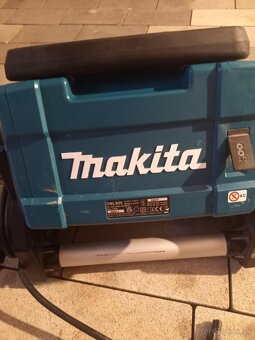 Makita DML809 Akumulátorová LED lampa (bez aku) - 3