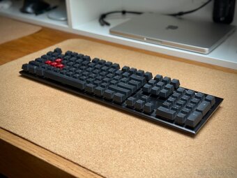 HyperX Alloy FPS Cherry MX Red + custom PBT keycaps - 3