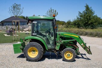 John Deere 3045R - 3