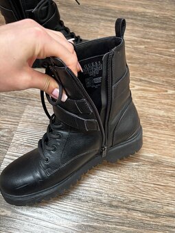 Kožené topánky Guess - 3