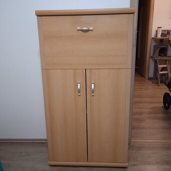 Predám stolík a skrinku - 3