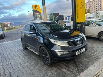 Kia Sportage.2.0 CRDI .4X4 100KW - 3
