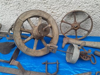 Staré historické ,rustikálne, kované náradie a pomôcky. - 3