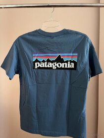 Tmavo-modré Patagonia tričko - 3
