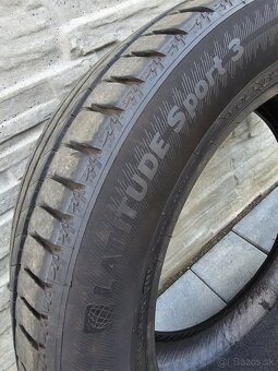 235/55 R19 - 3